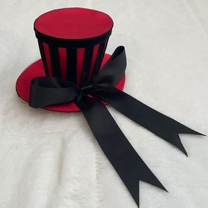 Deluxe velvet striped satin top hat with Satin Bow accent